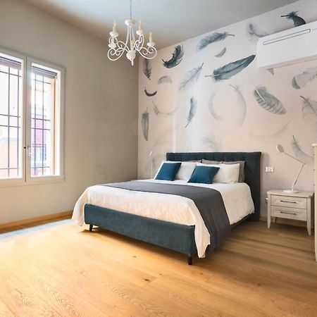 Central And Comfy Apartment Free Netflix And Disney Plus 博洛尼亚 外观 照片