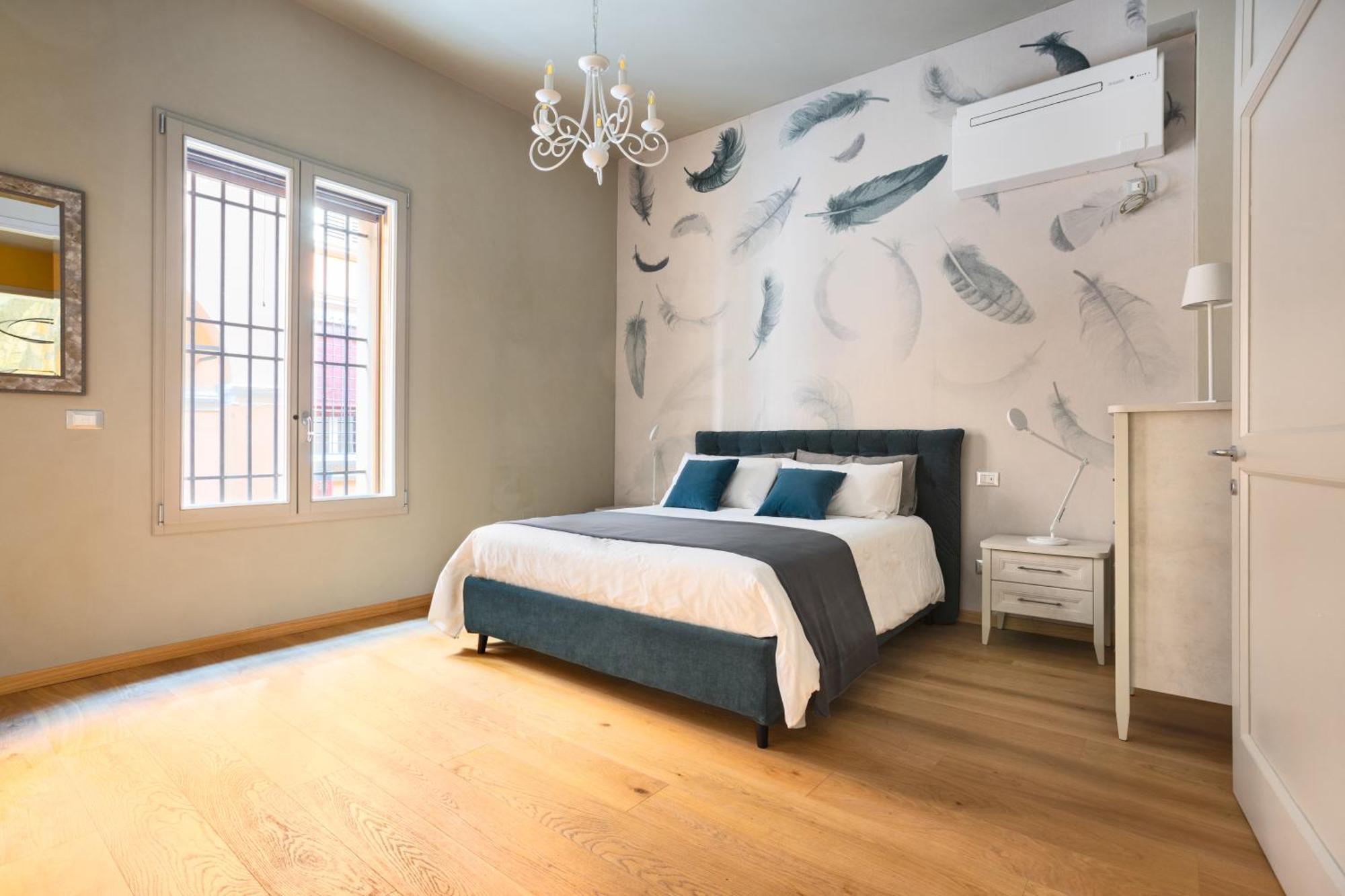 Central And Comfy Apartment Free Netflix And Disney Plus 博洛尼亚 外观 照片